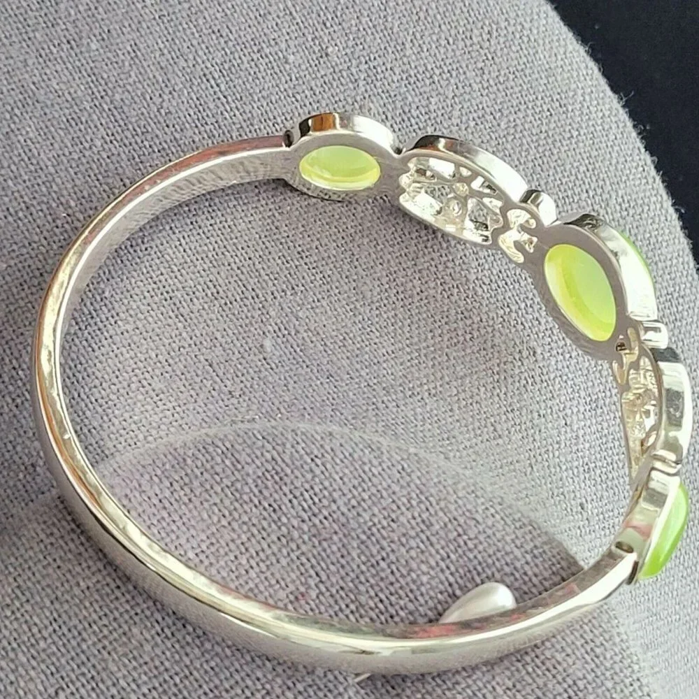 Cats Eye Green Bangle Bracelet Unhinged Silver Tone NWOT Small Hand 7.5